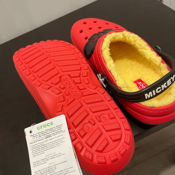 CROCS CLOG DISNEY MICKEY MOUSE SZ 5J RED YELLOW FUZZY LINED KAWAII ICONIC MICKEY - Picture 10 of 16